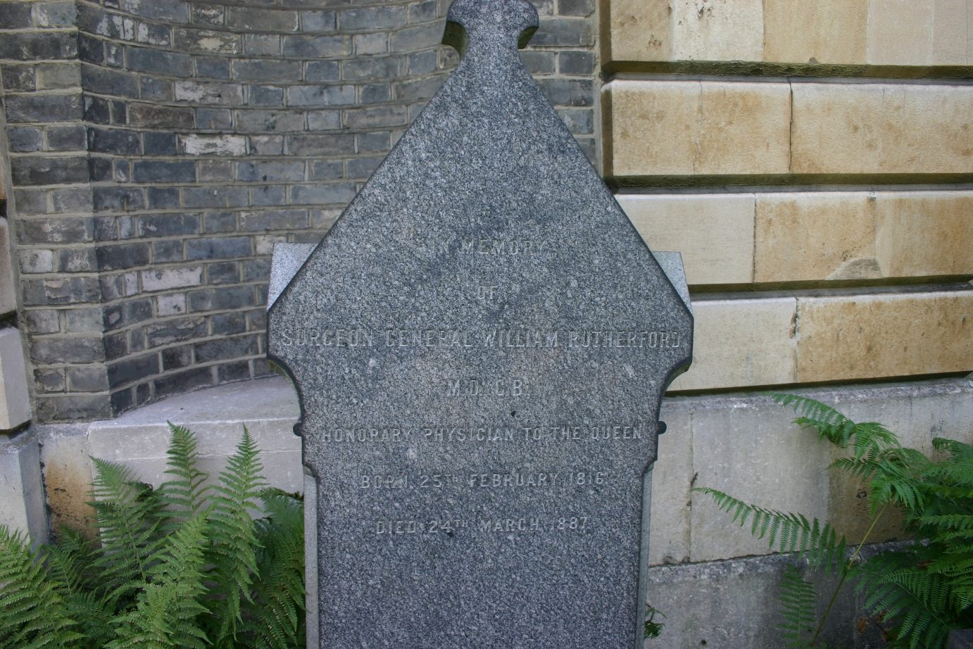 William Rutherford's tomb, Brompton Cemetery, London - 03.JPG